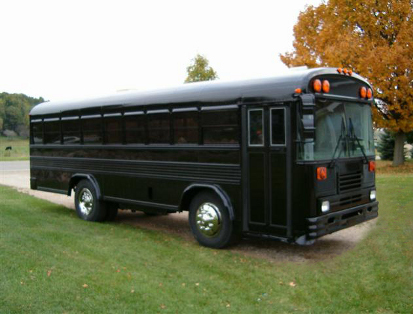 Davenport 24 passenger party bus